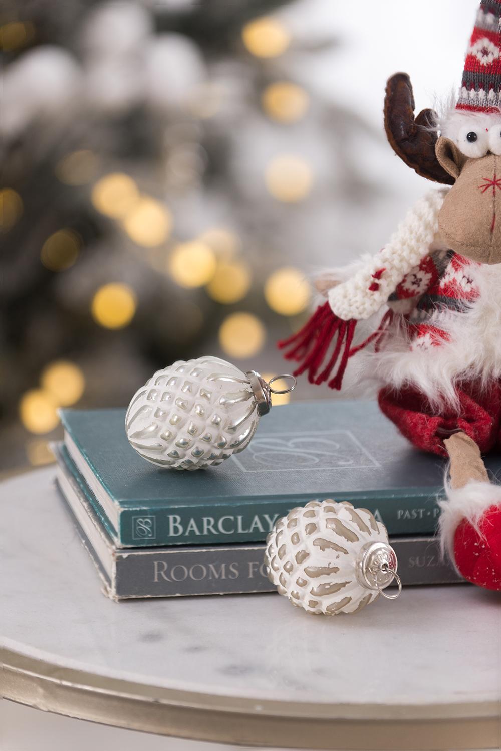 Christmas Ball Ornaments, Glass Decorative Hanging Ball Christmas Tree Ornaments, For Holiday Party Decorations (Set of 6) - White