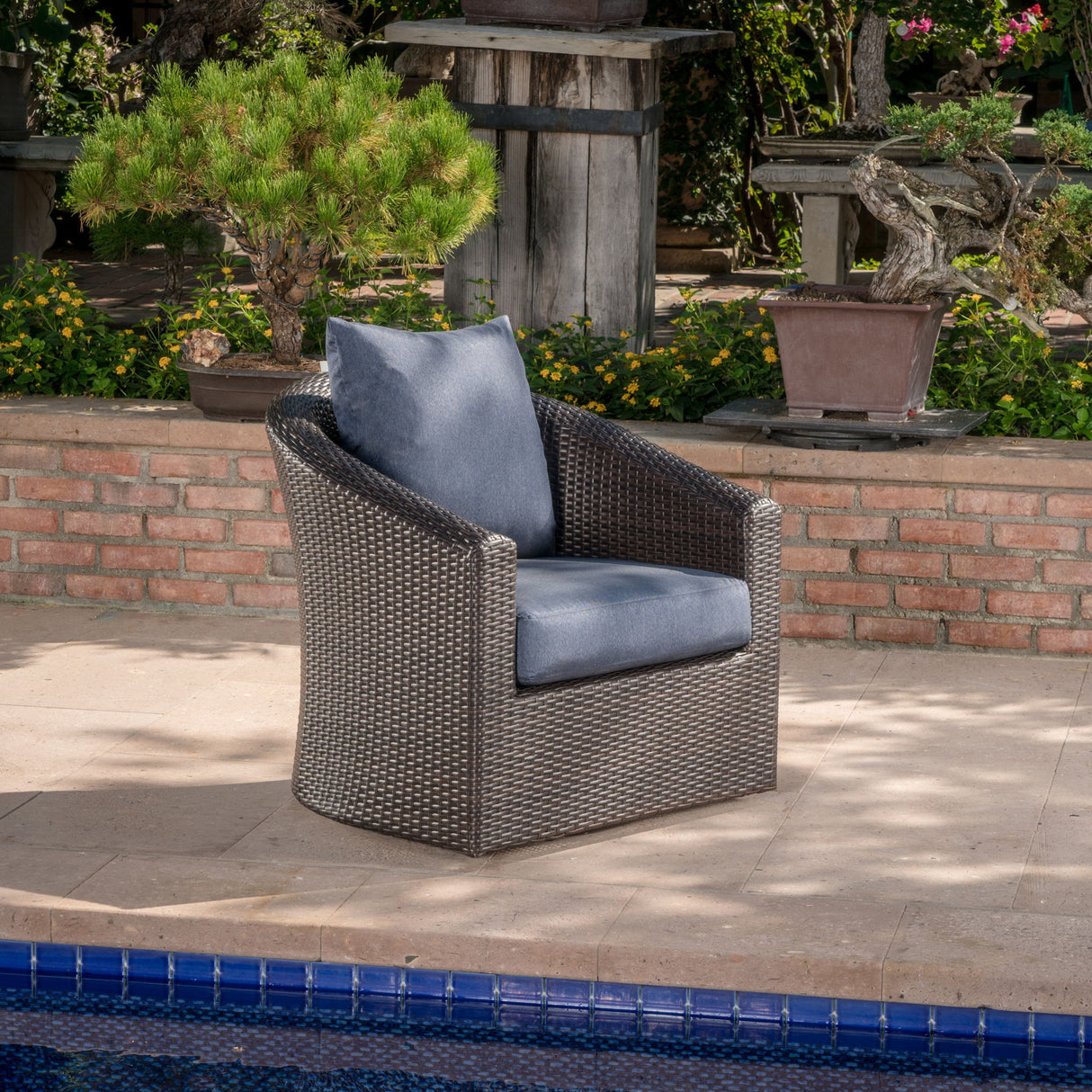 Nimbus - Outdoor Swivel Club Chair With Rattan Wicker Cover