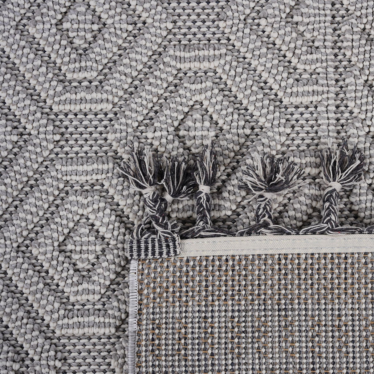 Guros - 8' X 10' Geometric Indoor / Outdoor Area Rug - White