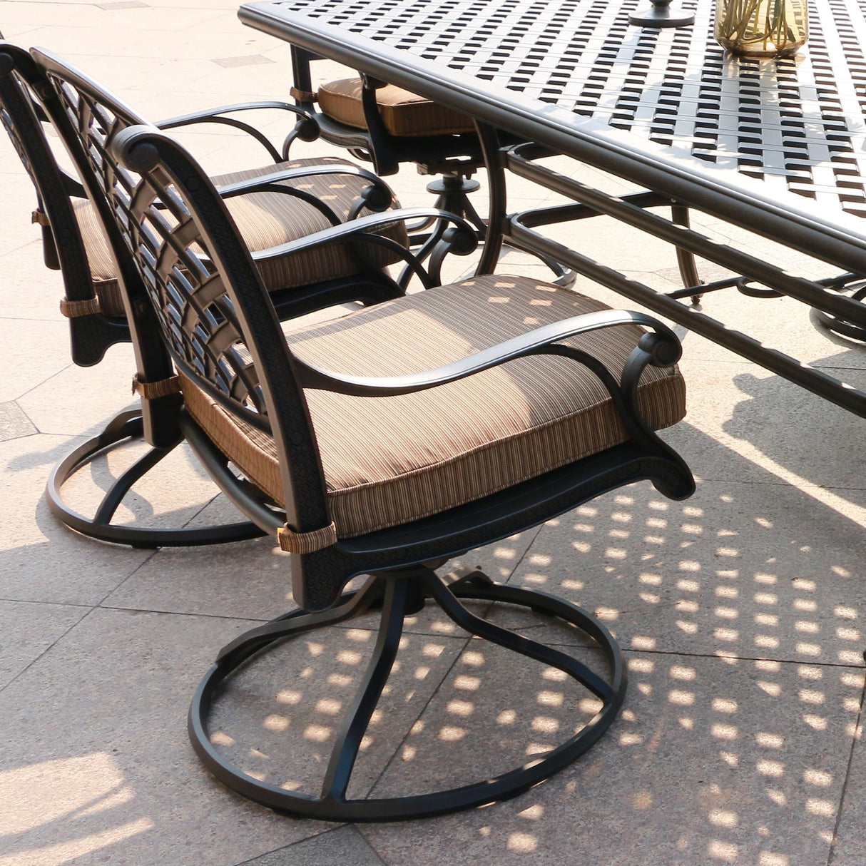 Patio Outdoor Dining Swivel Rocker Chairs With Cushion (Set of 2)