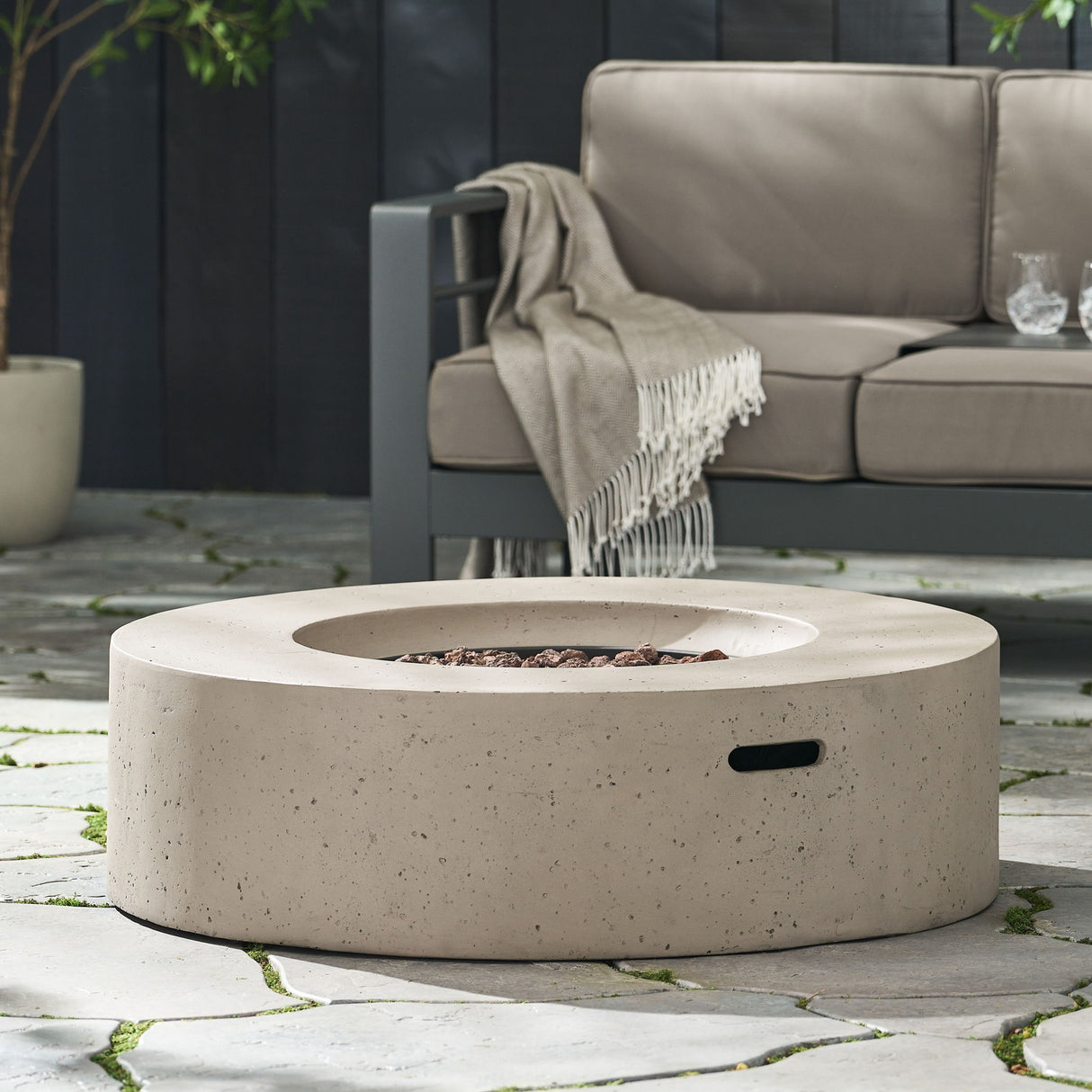 Modern Lightweight Concrete Outdoor Circular Fire Pit 50,000 Btu