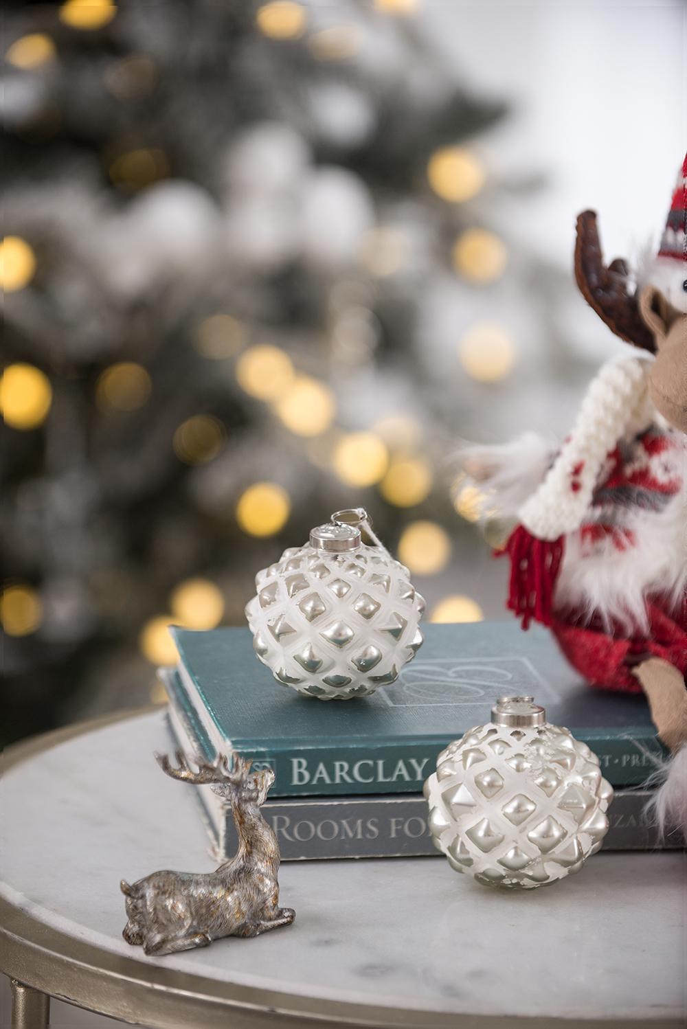 Christmas Ball Ornaments, Decorative Hanging Ball Christmas Tree Ornaments, For Holiday Party Decorations (Set of 12) - White