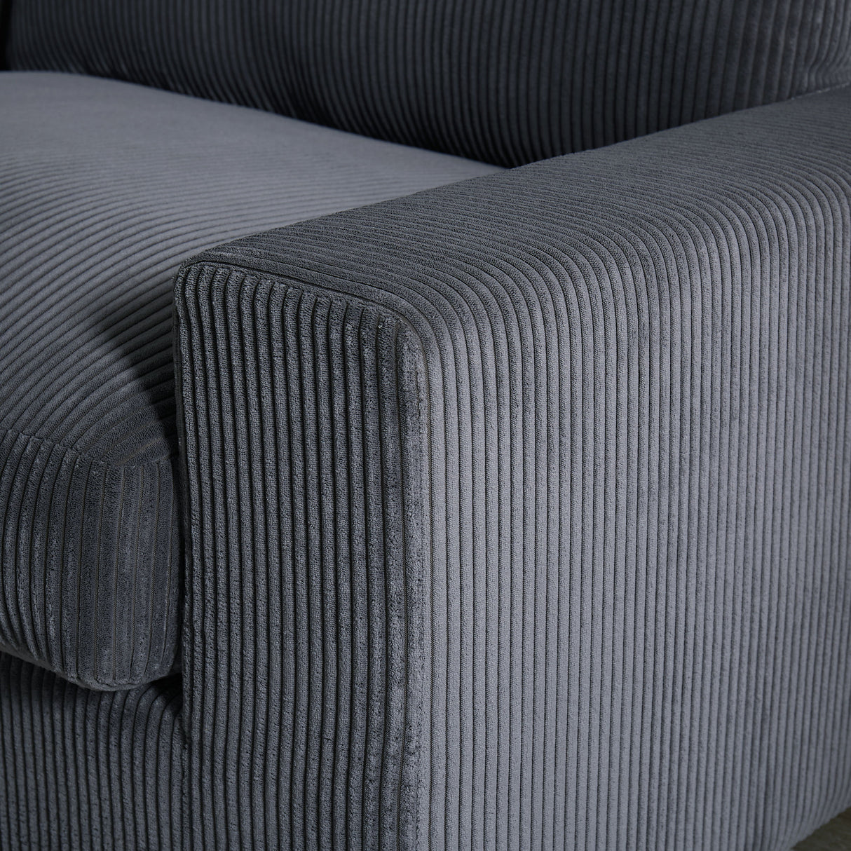 4 Seater Oversized Sectional Sofa With 2 Ottoman And 2 Pillows