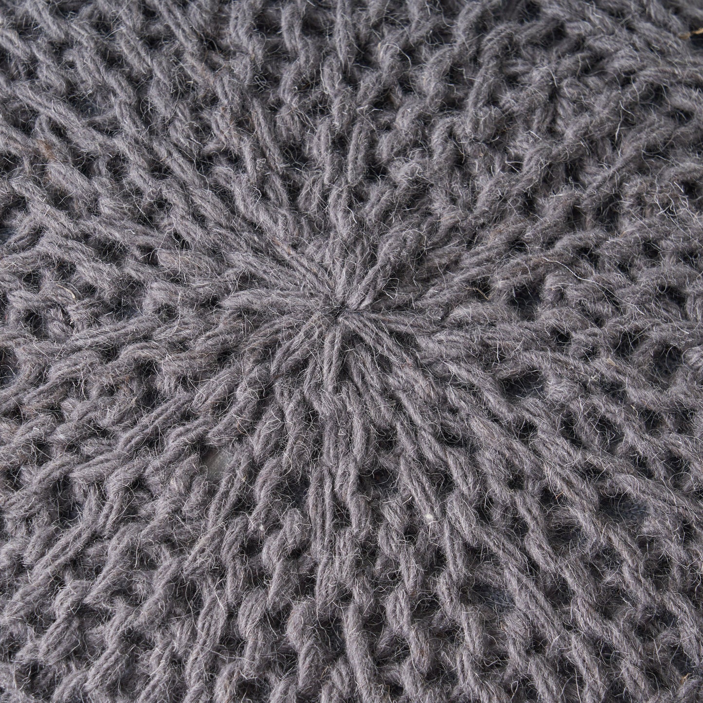 MALIBU KNITTED WOOL 20 X 20 ROUND POUF