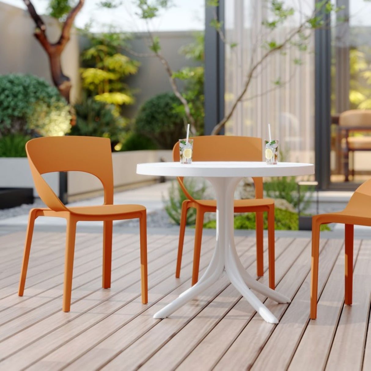 4 Piece Set Of Modern Designed Single Chairs With Round Table
