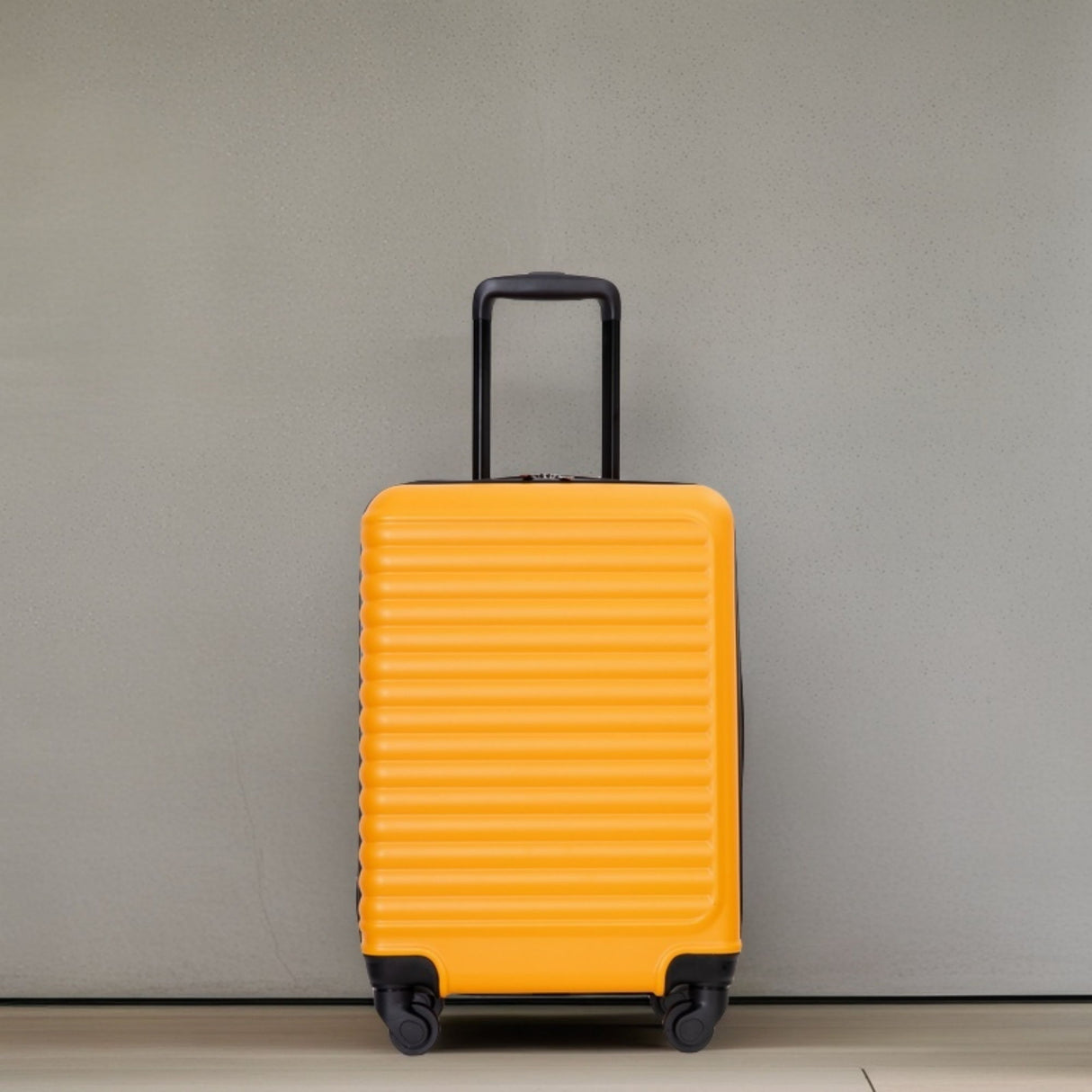20" Carry On Luggage Lightweight Suitcase, Spinner Wheels