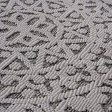 Guros - 4' X 6' Medallion Indoor / Outdoor Area Rug - Gray / White