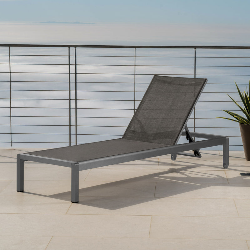 Outdoor Patio Chaise Lounge With 5 Reclining Positions