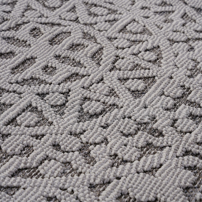 5X7 Gray/White /Medallion Indoor/Outdoor Area Rug