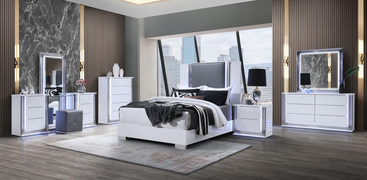 Moon - Smooth Mirror With LED - White